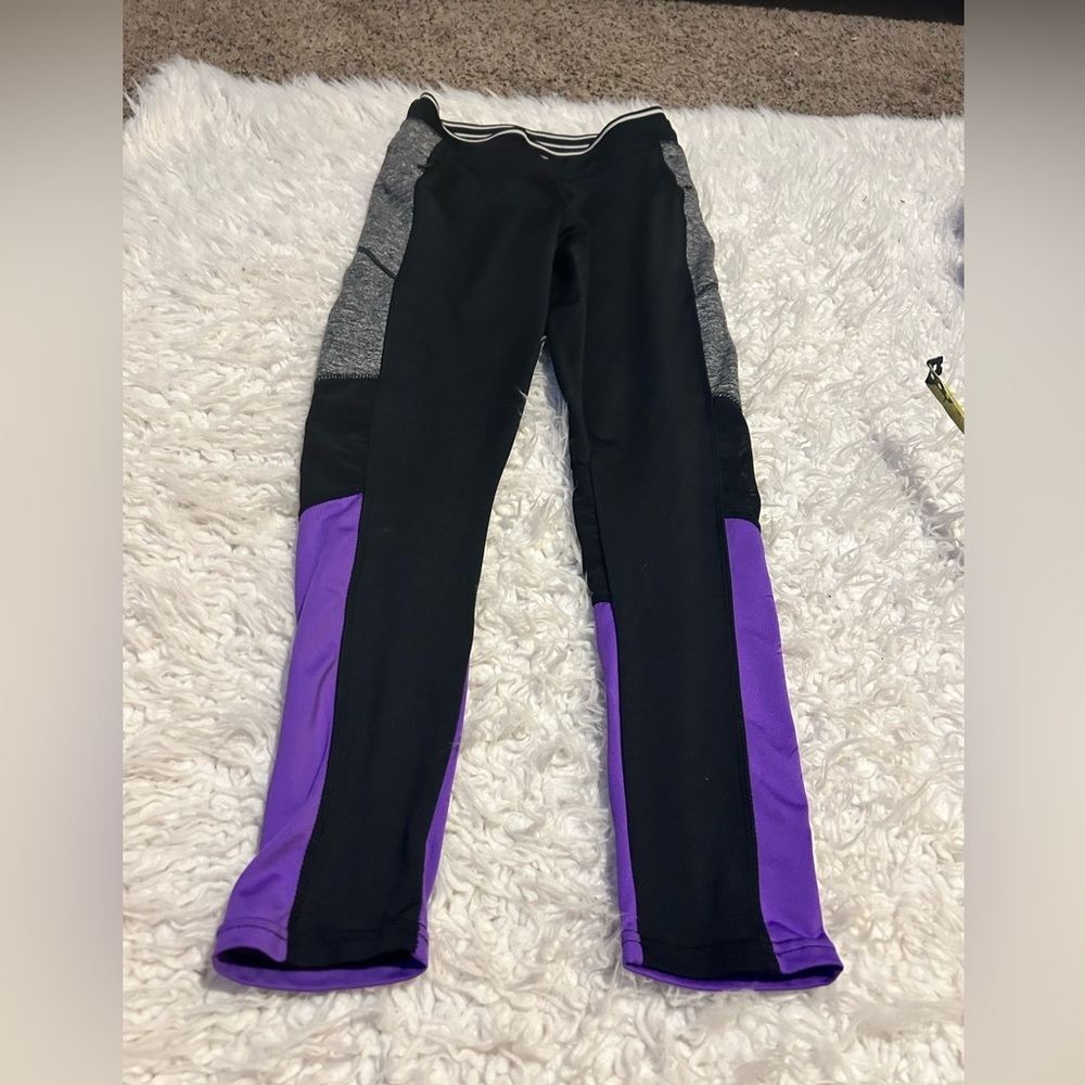 Infinite performance Black 7/8 Leggings purple pockets S 85 Carrie underwood